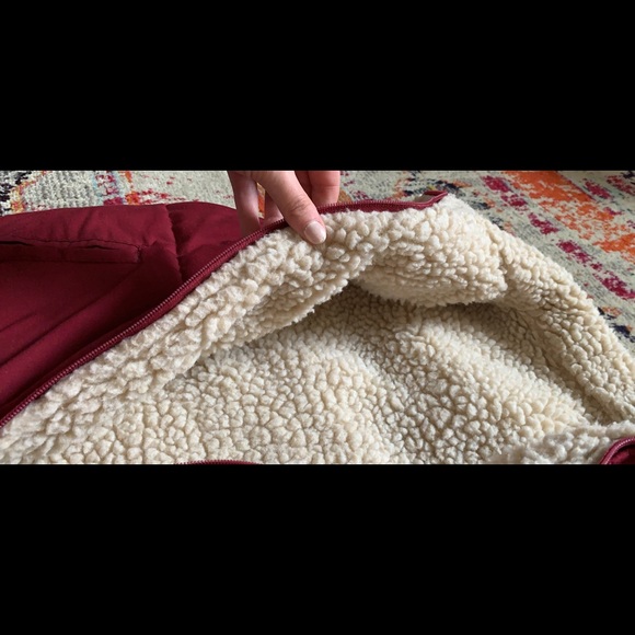 Small red vest - Picture 3 of 3